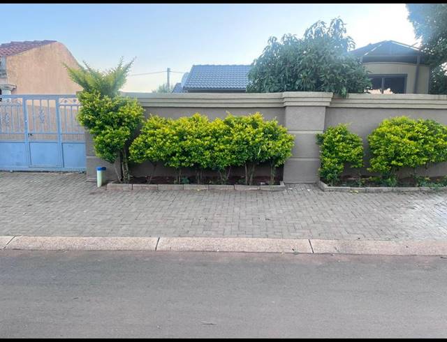 2 BEDROOM HOUSE FOR SALE IN CLAYVILLE